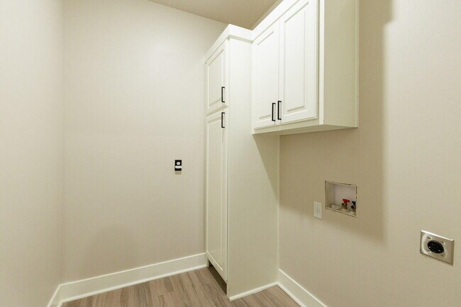 Foto del edificio - 5825 Grinnell St