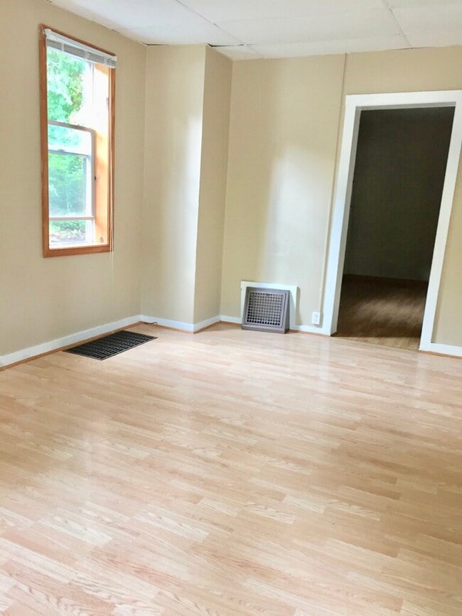 Building Photo - 1101 S Dewey St