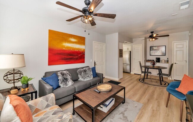 Foto del edificio - 9450 E Becker Ln