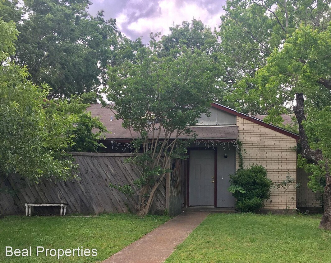 Primary Photo - 2 br, 1 bath House - 211 Bucknell Ct