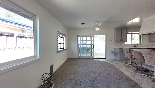 Building Photo - Beautiful University City Home