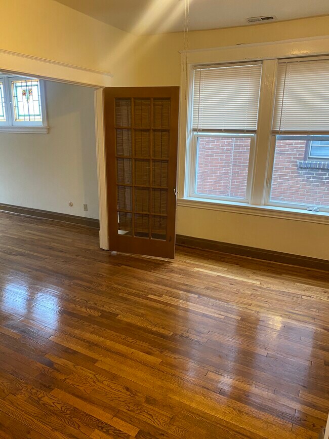 Foto del edificio - 6301 Cates Ave