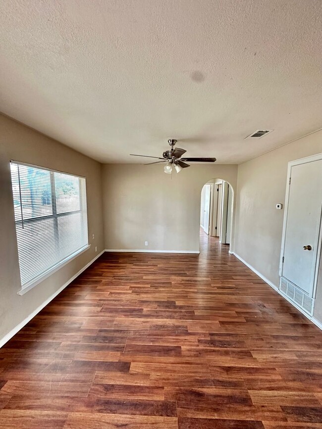 Building Photo - COMING MAY 2026 - Spacious & Centrally Located 3-Bedroom 2-Bathroom Home!