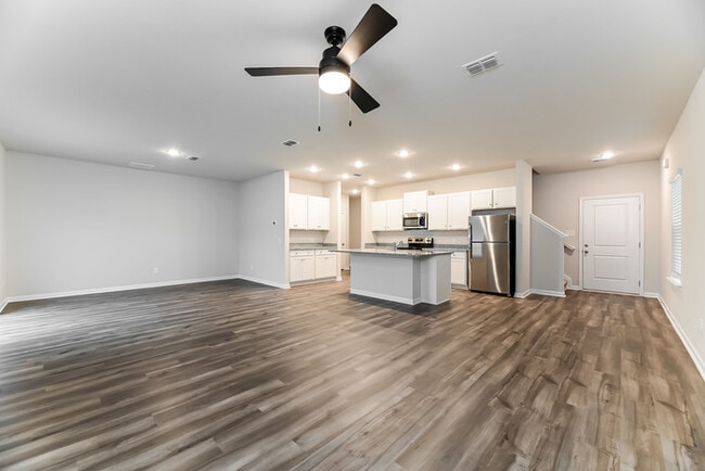 Foto del edificio - 171 Pine Crest View Dr