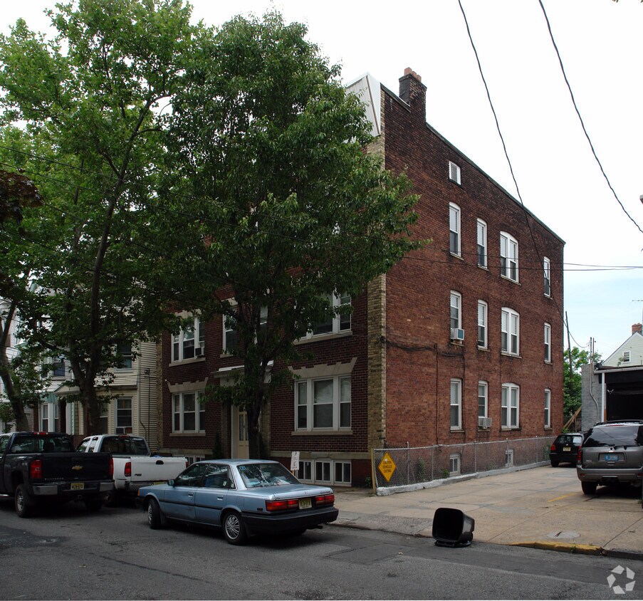 Primary Photo - 345-347 Elm Rd