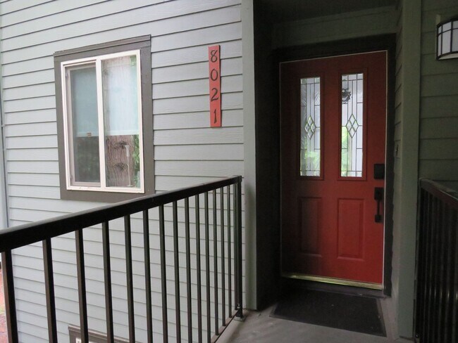 Foto del edificio - Redmond Modern & Updated 3bd/2bath Condo i...