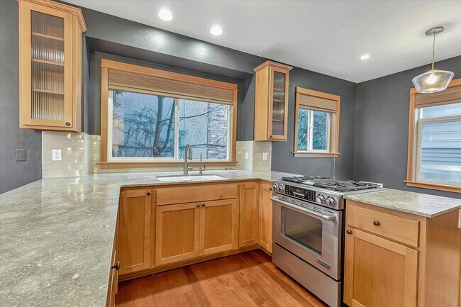 Foto del edificio - 1939 10th Ave W