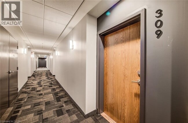 Building Photo - 247 Northfield Dr E