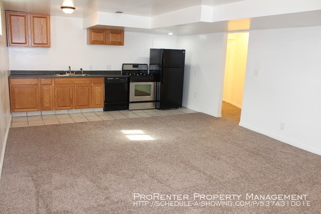Building Photo - Huge 2 Bed, 1 Bath Clearfield Basement Unit