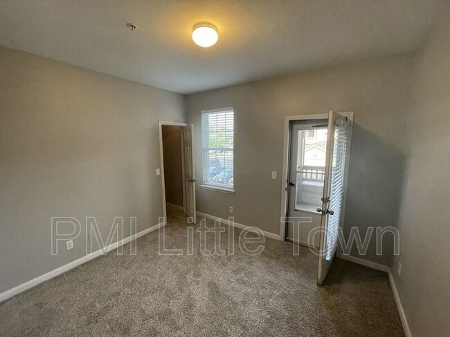 Building Photo - 12924 Ironstone Way