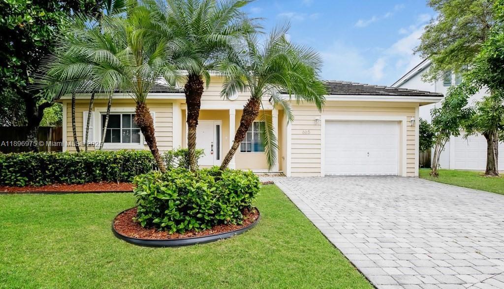 Foto principal - 665 SE 31st Ave