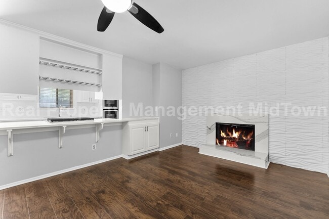 Foto del edificio - 2827 Blackwood Dr