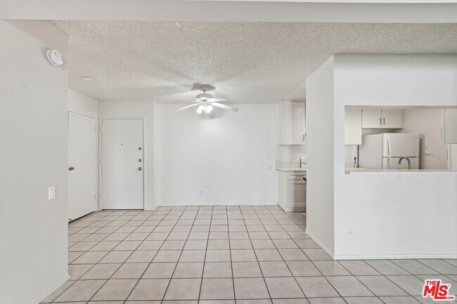 Foto del edificio - 5460 White Oak Ave