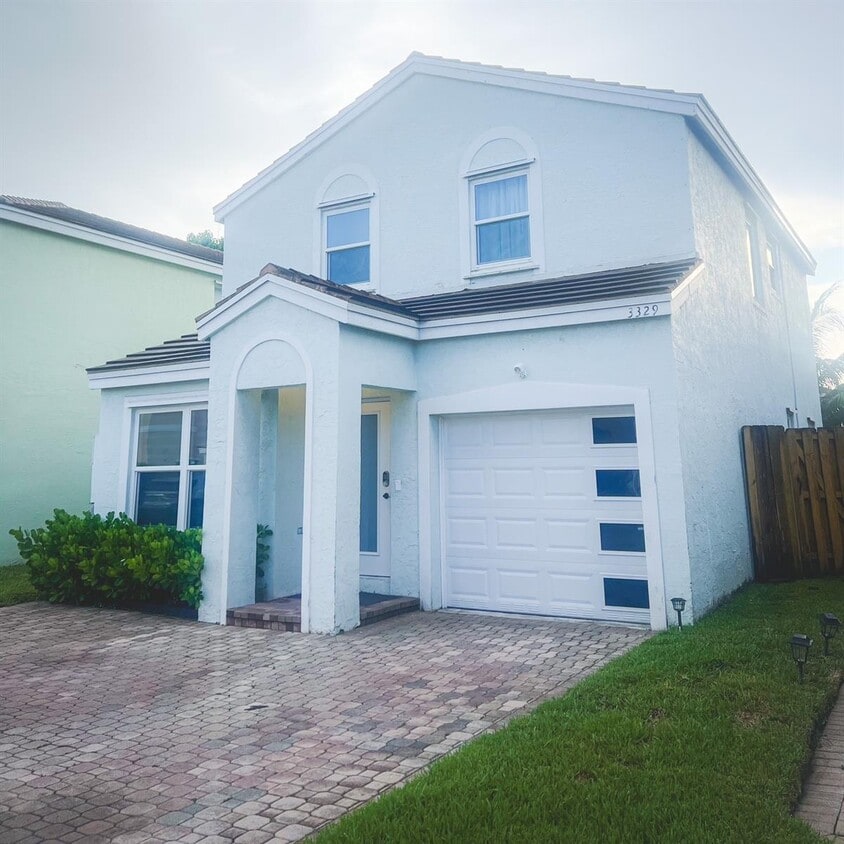 Foto principal - 3329 Apache Ln