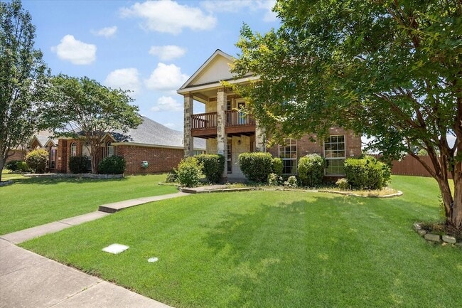 Building Photo - 1100 Camelot Dr