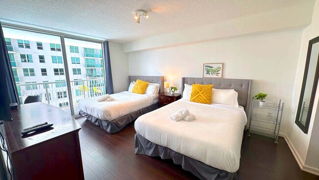 Building Photo - 1200 Brickell Bay Dr