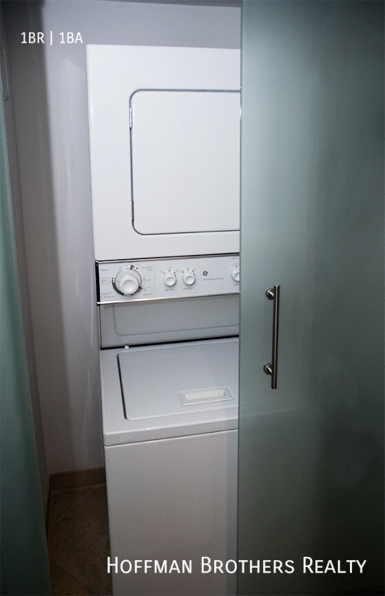 Foto del edificio - 1418 N Poinsettia Pl