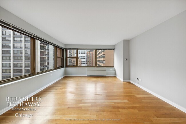 Building Photo - 247 E CHESTNUT Street