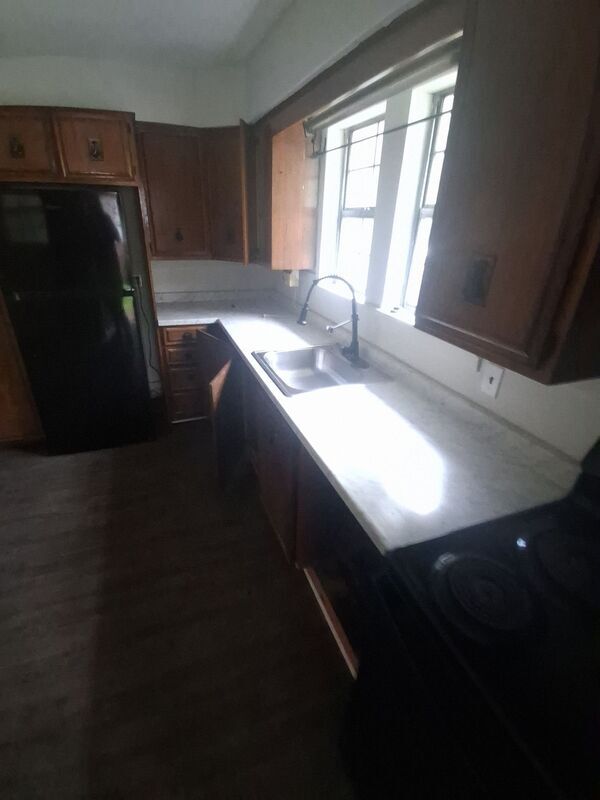 Building Photo - 3058 Woodside Dr