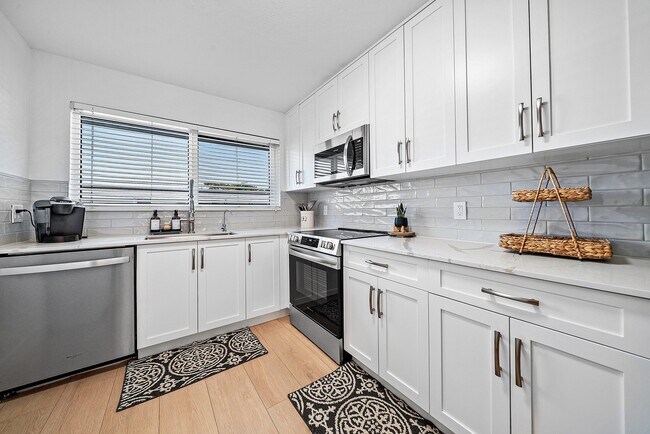 Foto del edificio - 621 E Woolbright Rd