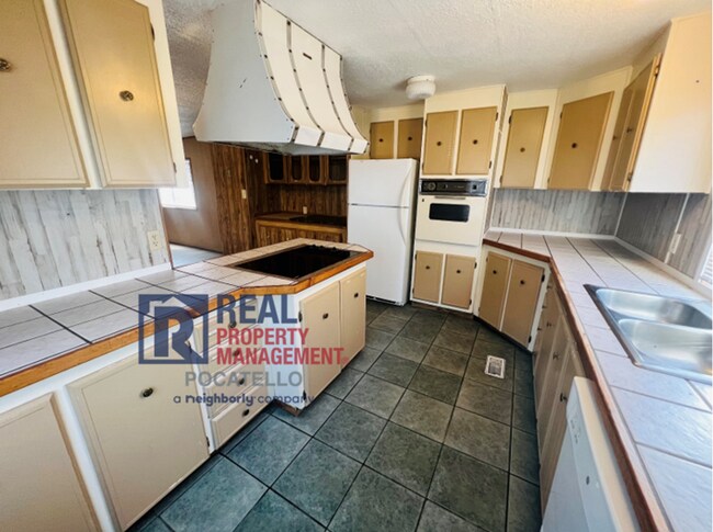 Foto del edificio - 3 bedroom 1 bath Mobile Home