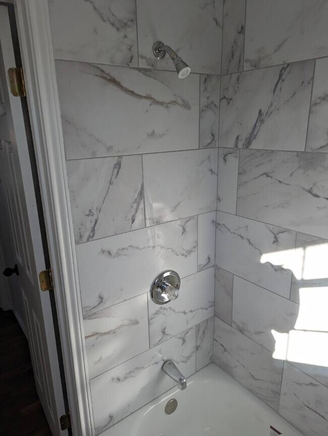 baño central - 107 W Mesquite St