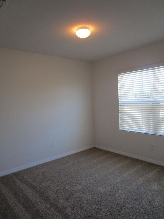 Foto del edificio - 913 SW 10th Pl