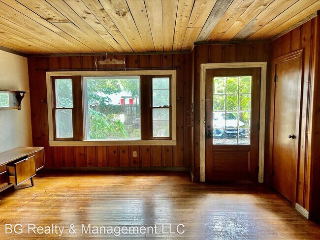 Foto del edificio - 3 br, 2 bath House - 118 Louisa Blvd