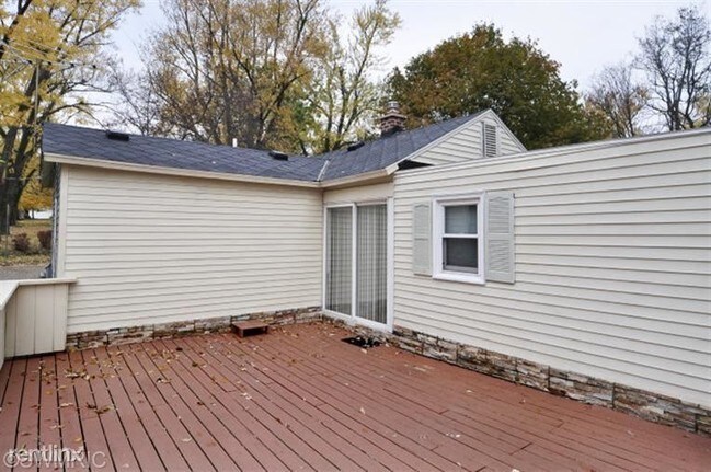 Building Photo - 3535 Barnard Ave