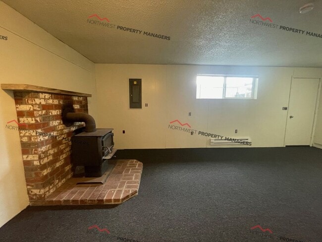 Building Photo - r259