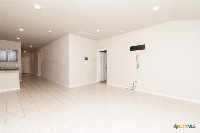 Building Photo - 5207 Karen Grn Dr
