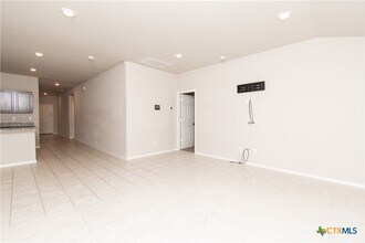 Building Photo - 5207 Karen Grn Dr