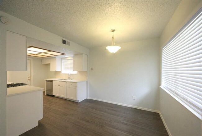 Building Photo - 7505 Lunar Dr
