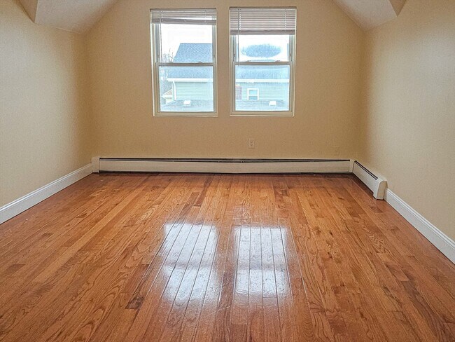 Building Photo - 49 Irving St