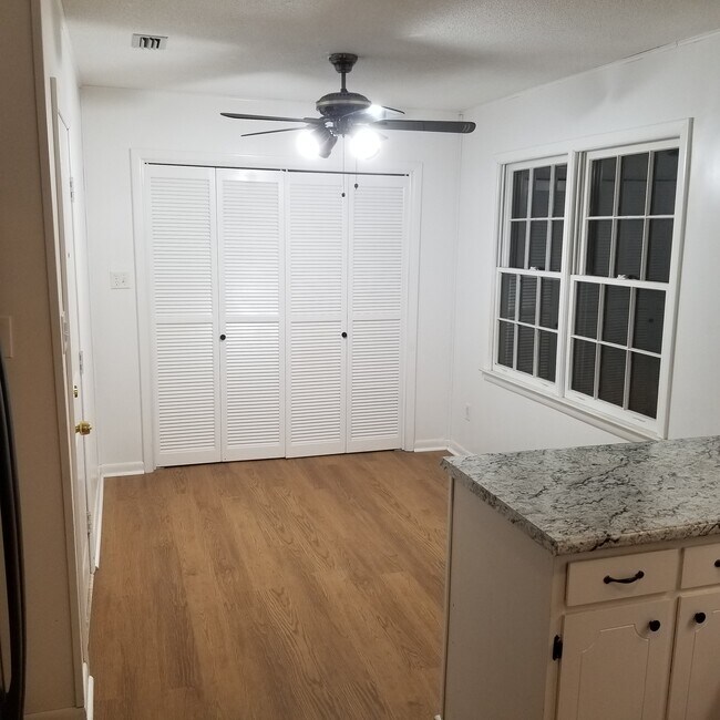 Dinning Area - 4813 Lori St