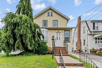 Building Photo - 807 Chestnut St