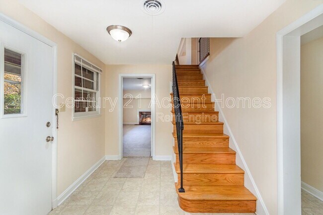Foto del edificio - 5852 Lowell Ave