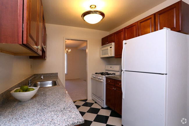 Kitchen - Schaumburg- International Village