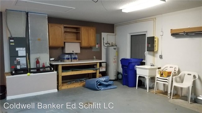 Building Photo - 3 br, 2 bath House - 821 Montrose Ave