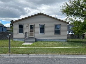 Building Photo - 1831 Billings Ave