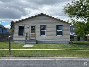 Building Photo - 1831 Billings Ave