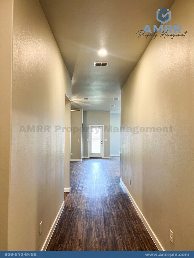 Foto del edificio - New Beginnings Start with AMRR: Beautiful 4 Bedroom Home in Willowbend Villas