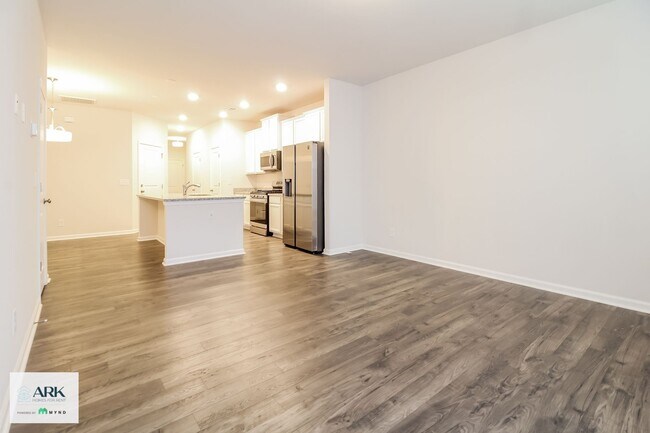 Building Photo - 4 Oak Rose Dr