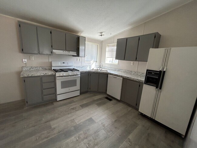 Foto del edificio - Upgraded 3 Bedroom 1 Bath Home