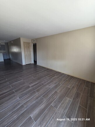 Building Photo - 605 Bustamante St