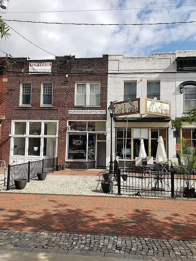 17 1/2 N 17th - 17 1/2 N 17th Apartment