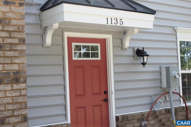 Foto del edificio - 1135 Sunset Ave Ext