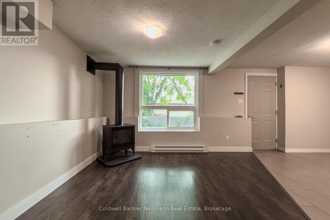 Building Photo - 723 Scottsdale Dr