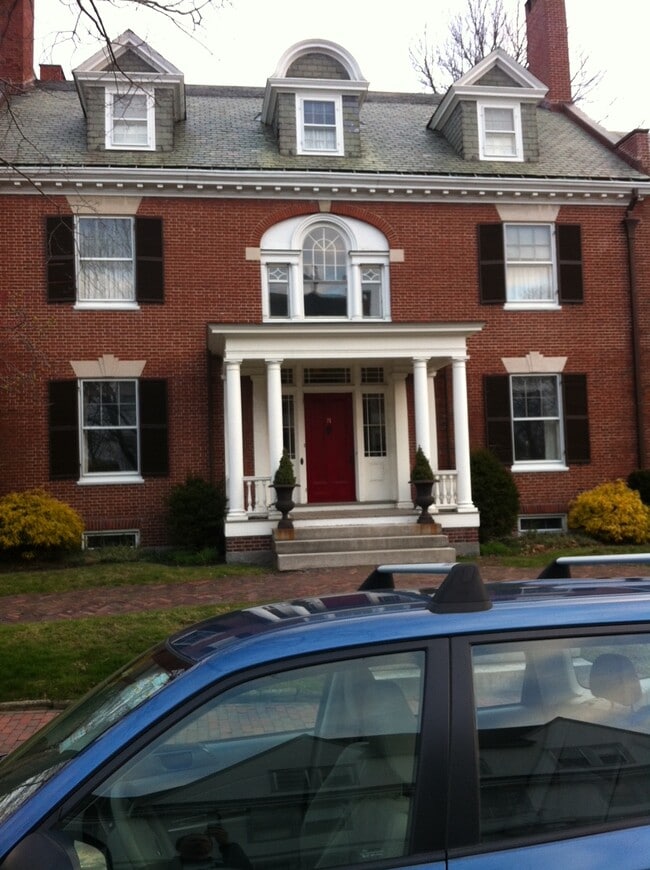 Building Photo - 71 Bowdoin St