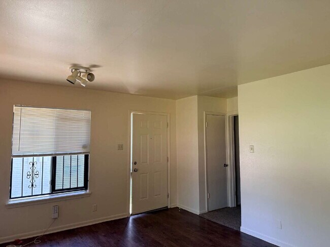 Foto del edificio - 606 Morningview Dr